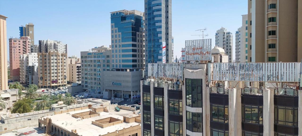 Hostel The Venue Aladdin Kuwait City Exterior foto